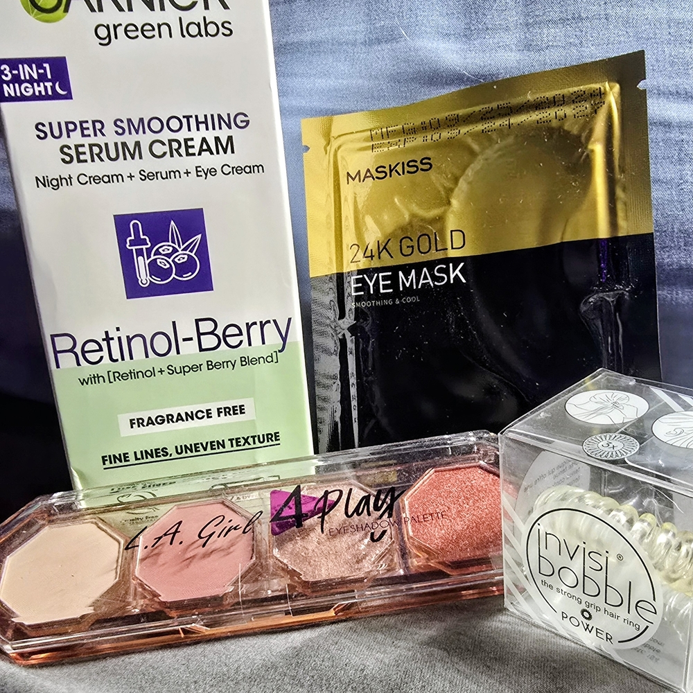 Retinol-Berry Serum Cream, 24K Gold Eye Mask, EyeShadow Palette Bundle With Gift